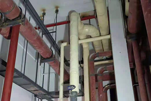 設備管道保溫發泡澆注聚氨酯施工噴涂機(圖4) 設備管道保溫發泡澆注聚氨酯施工案例