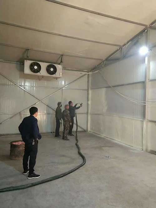山東九旭JX-30氣動聚氨酯噴涂機冷庫保溫現場實拍