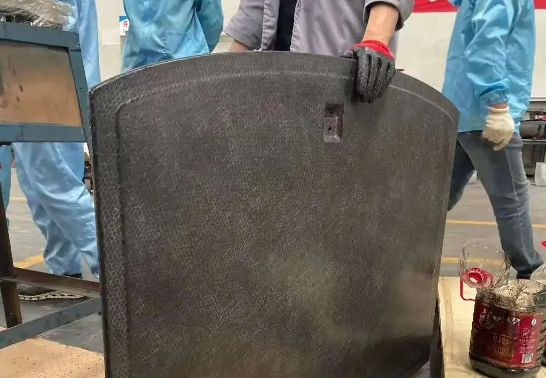 聚脲噴涂新能源汽車的隱形護甲